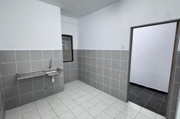 PR1MA @ LARKIN INDAH