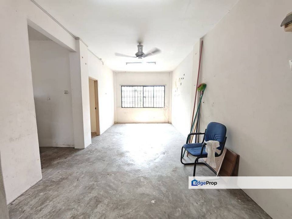 Taman Tampoi Utama / Tampoi / Johor Bahru / Johor /  Flat / RM200K – Original Unit + Level 1, Johor, Tampoi