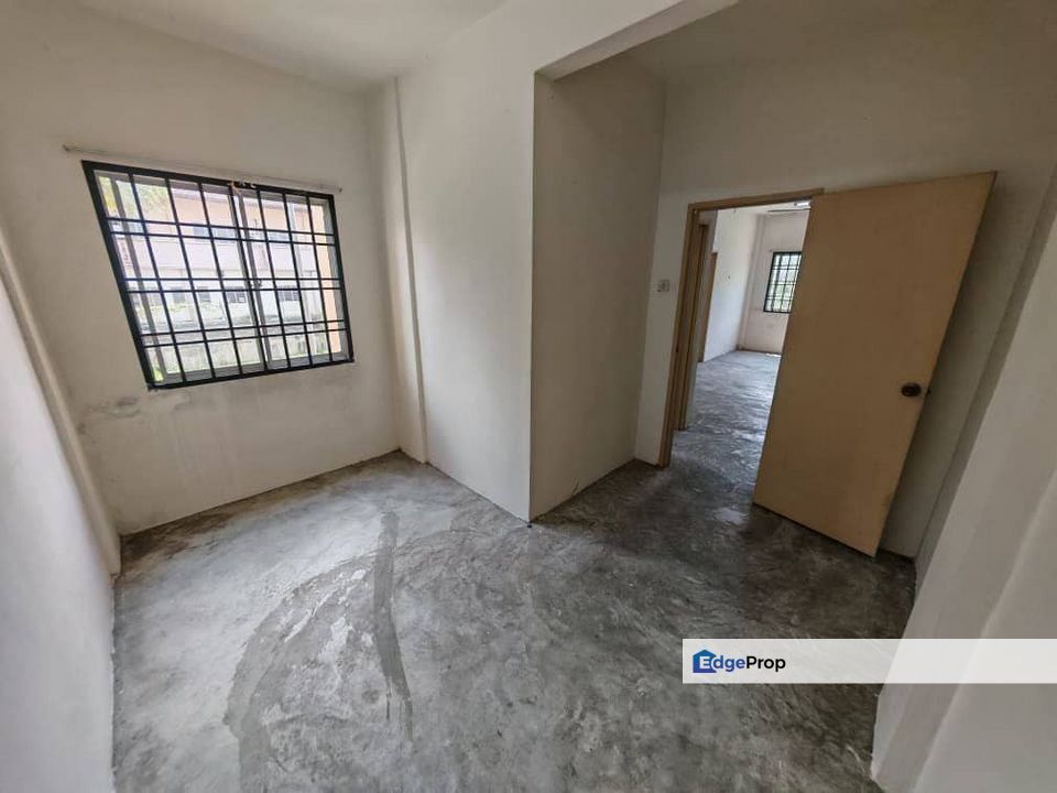Taman Tampoi Utama / Tampoi / Johor Bahru / Johor /  Flat / RM200K – Original Unit + Level 1, Johor, Tampoi