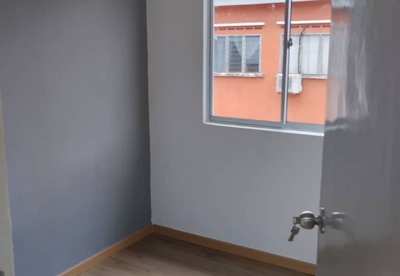 Taman Pulai Utama Flat