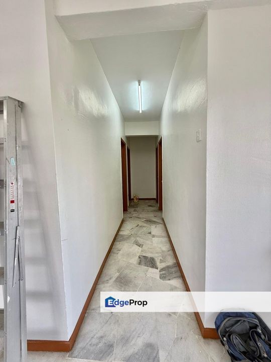Bukit Saujana Apartment / JB Town / RM318K – End Lot Unit + Lift + Gated & Guarded!, Johor, Johor Bahru