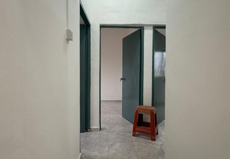 Taman Pulai Utama Flat