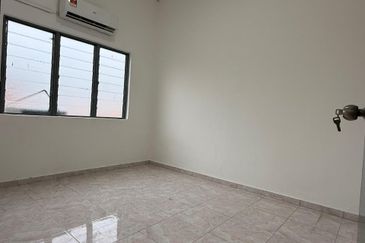 Taman Pulai Utama Flat