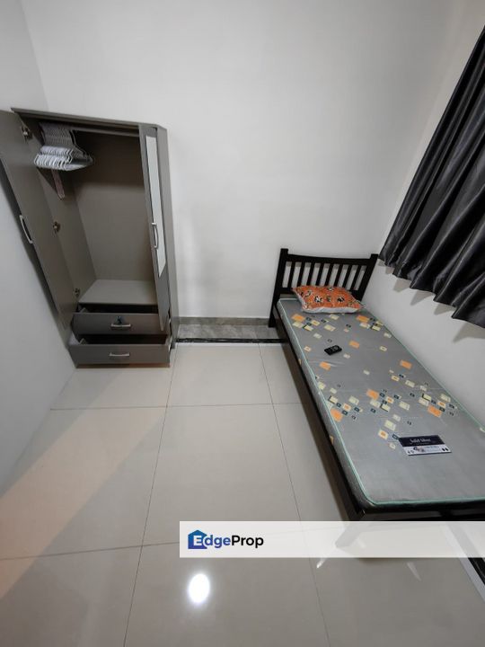 R&F Princess Cove / Partition Room / RM900 / Near CIQ, Johor, Johor Bahru