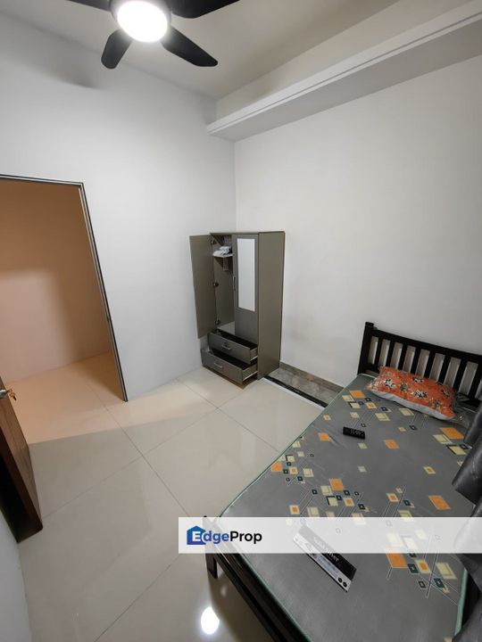 R&F Princess Cove / Partition Room / RM900 / Near CIQ, Johor, Johor Bahru