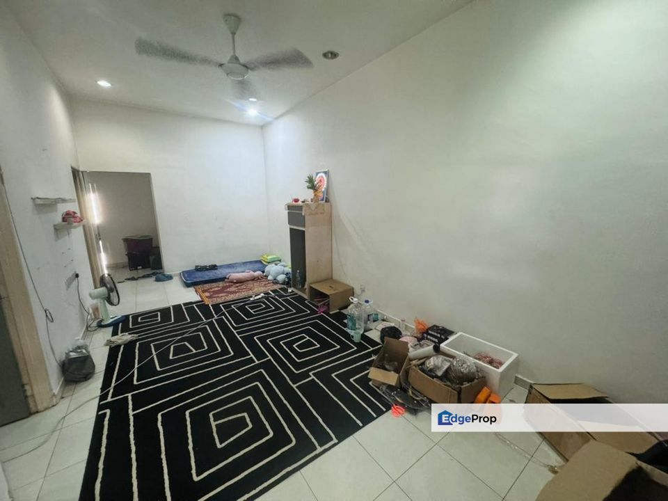 Kulai / Single Storey Terrace House / RM360K / Fully Renovated Below Bank Value, Johor, Kulai