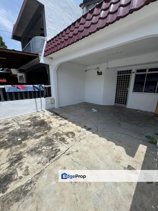 Taman Mesra Saleng / Double Storey Terrace / RM360K / RM80K Below Bank Value, Johor, Senai