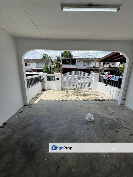 Taman Mesra Saleng / Double Storey Terrace / RM360K / RM80K Below Bank Value, Johor, Senai