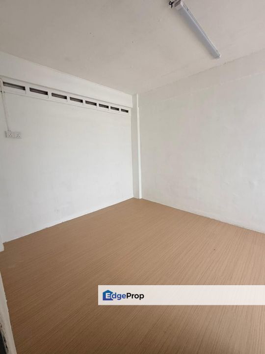 Larkin / Flat Unit / RM225K / Fully Refurbished , Johor, Johor Bahru