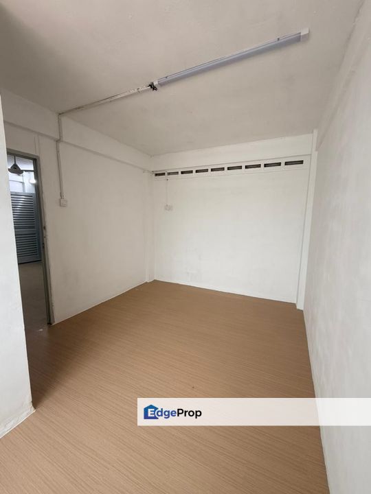 Larkin / Flat Unit / RM225K / Fully Refurbished , Johor, Johor Bahru