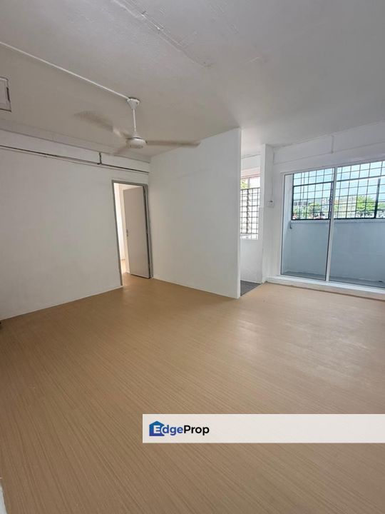Larkin / Flat Unit / RM225K / Fully Refurbished , Johor, Johor Bahru