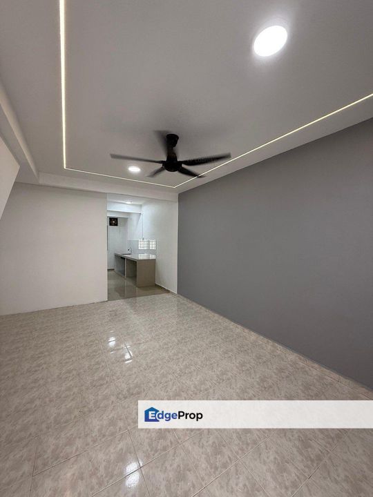 Bandar Seri Alam / Double Storey Medium Low Cost / RM375K / Full Loan Opportunity , Johor, Masai