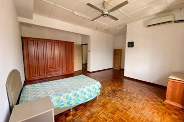 Persiaran Sungai Long 7