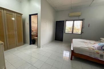 SL 11, Bandar Sungai Long