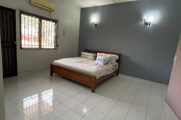 SL 11, Bandar Sungai Long