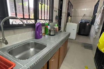 SL 11, Bandar Sungai Long