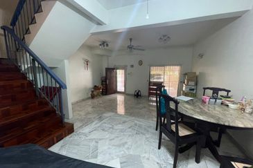 SL 11, Bandar Sungai Long