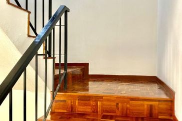 SL7, Bandar Sungai Long