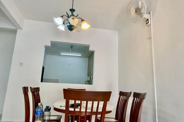 SL7, Bandar Sungai Long