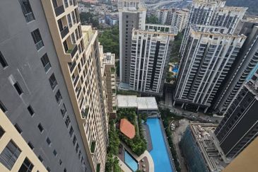 Henna Residence @ The Quartz