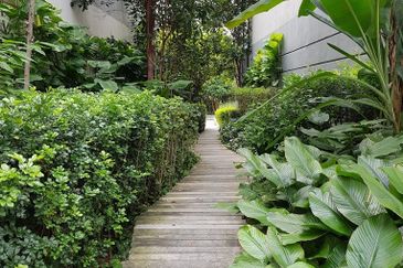 Mirage By The Lake @ Perdana Lakeview West