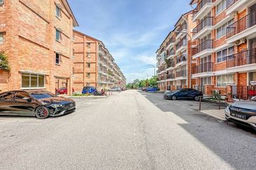 Villa Court @ Goodview Height