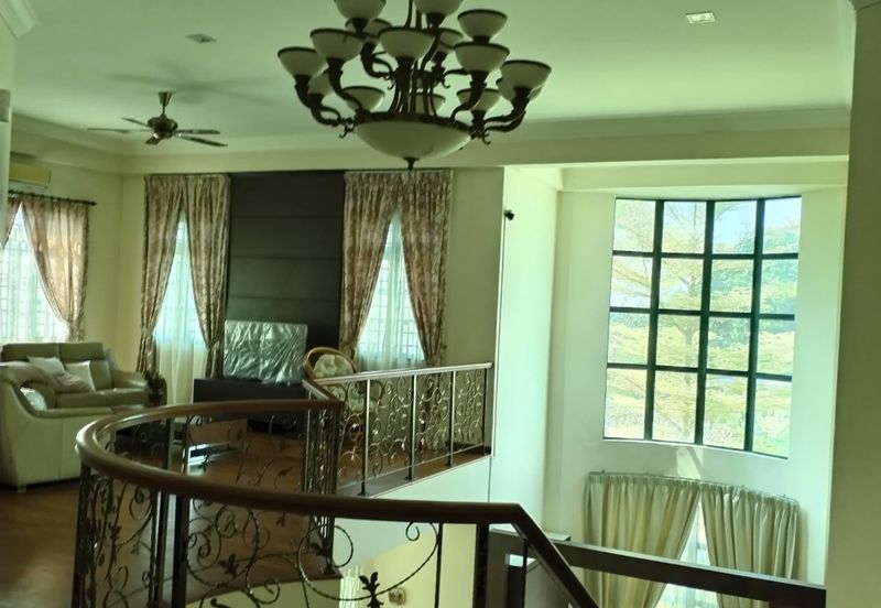 Jalan Warisan Setia 5/9