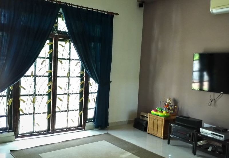 Jalan Warisan Setia 5/9