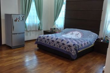 Jalan Warisan Setia 5/9