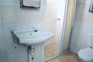 Pangsapuri Kristal (Crystal Tower), Taman Bukit Indah