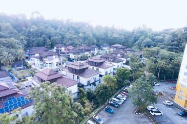 Pangsapuri Kristal (Crystal Tower), Taman Bukit Indah