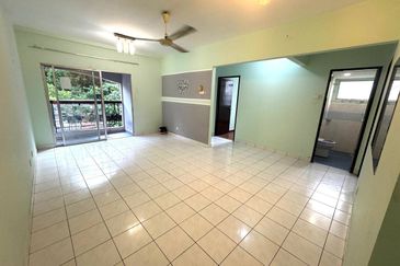 Pangsapuri Kristal (Crystal Tower), Taman Bukit Indah