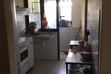 Dahlia Apartment, Pandan Indah