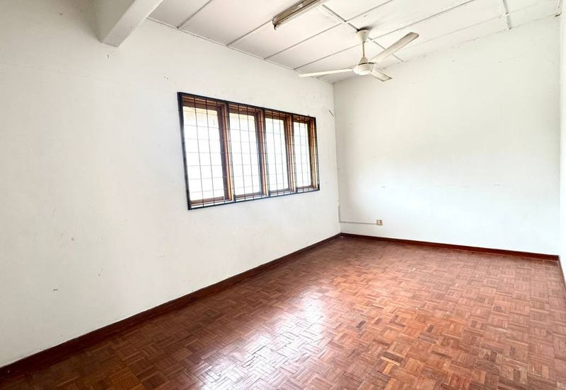 AU 1 (Datuk Keramat)