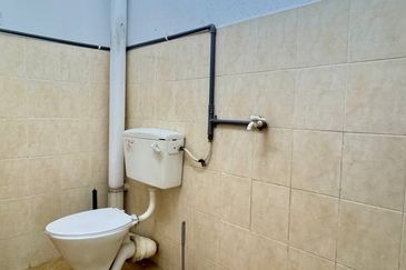 AU 1 (Datuk Keramat)