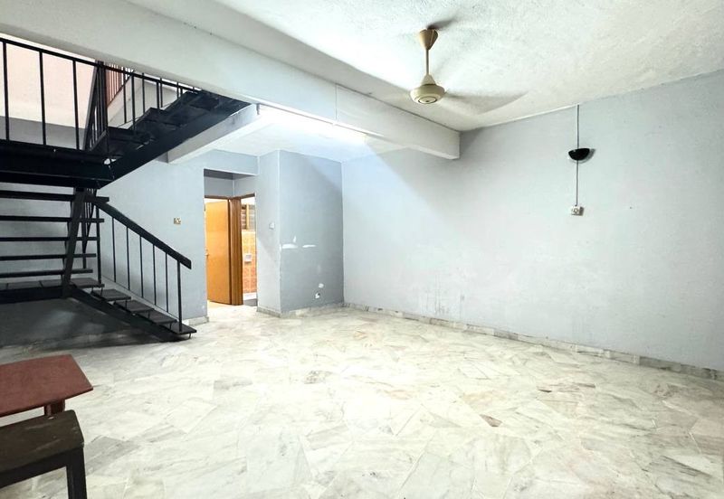 AU 1 (Datuk Keramat)