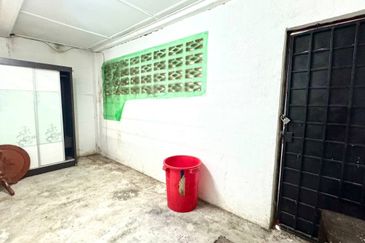 AU 1 (Datuk Keramat)