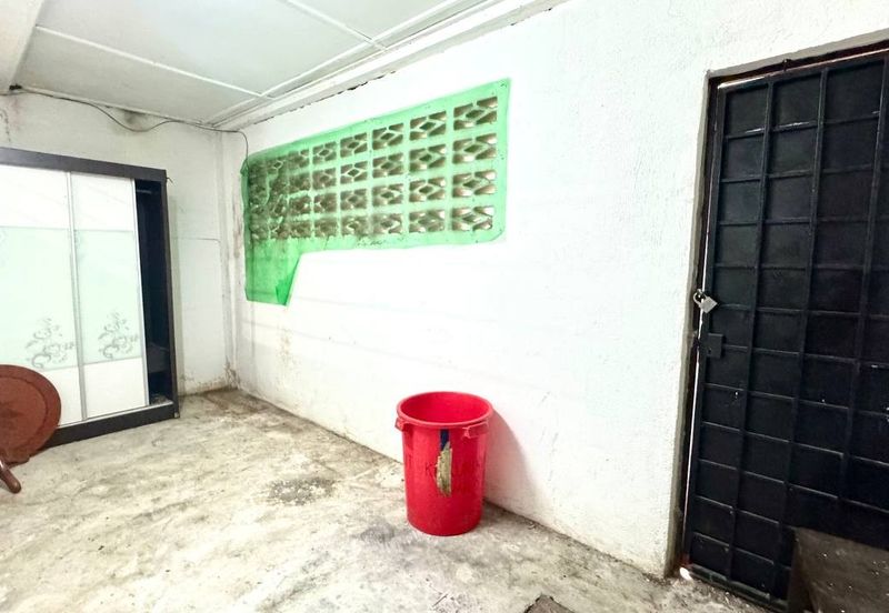 AU 1 (Datuk Keramat)