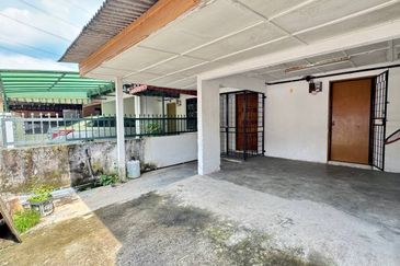 AU 1 (Datuk Keramat)