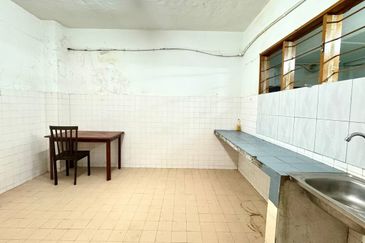 AU 1 (Datuk Keramat)