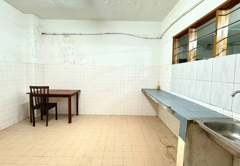 AU 1 (Datuk Keramat)