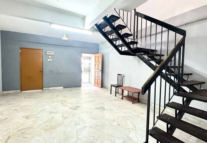 AU 1 (Datuk Keramat)