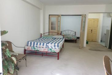 Golden Hills Resort (Amber Court)