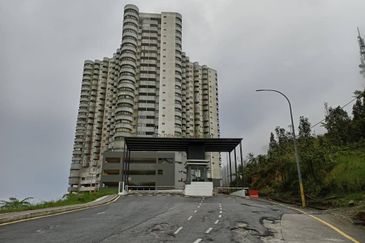 Golden Hills Resort (Amber Court)