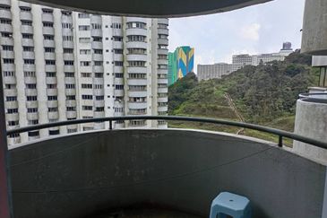 Golden Hills Resort (Amber Court)