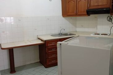 Golden Hills Resort (Amber Court)