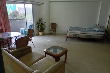 Golden Hills Resort (Amber Court)