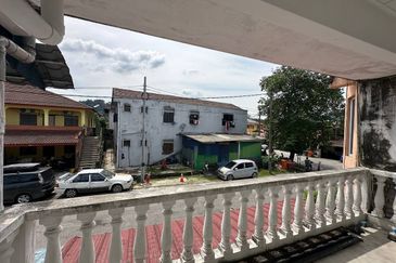 Kampung Melayu Tambahan