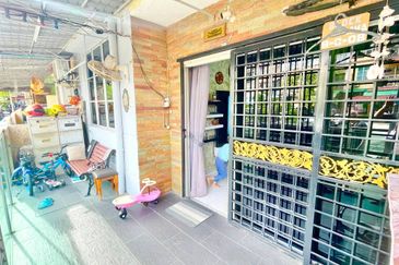 Desa Putra Apartments