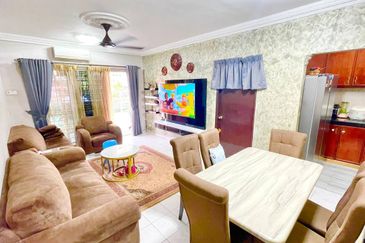 Desa Putra Apartments